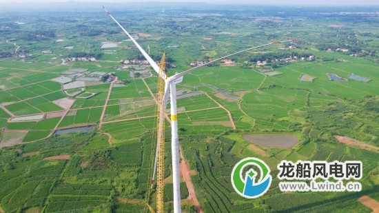 华中在建高度最高钢混塔吊装项目完成首台风机吊装