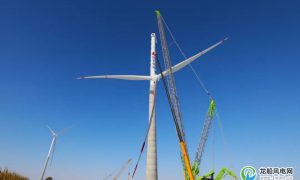 国家电投东北公司台安300兆瓦风电基地项目全部风机吊装完成