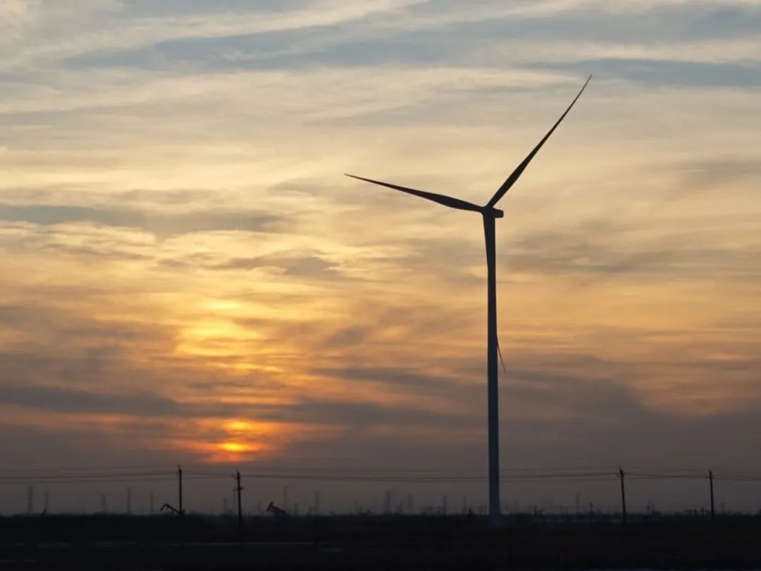 中电建太平镇分散式风电项目首批风电机组成功并网发电