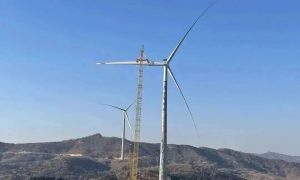 中石化起运公司营口风电项目首台混塔圆满吊装！